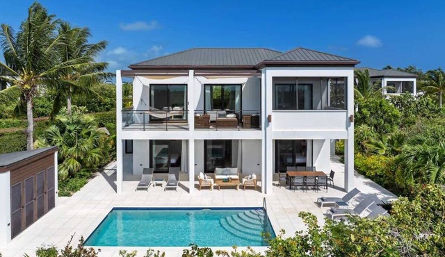 Alize Villa in Long Bay