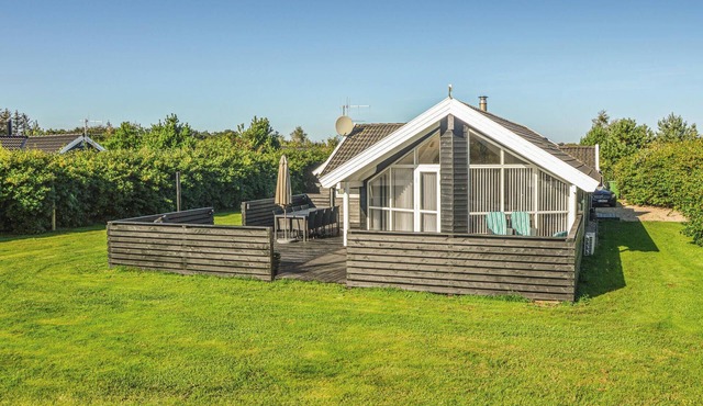 Amazing home in Hemmet with sauna in Hemmet
