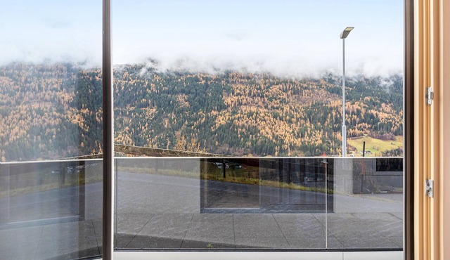 Apartment 'Elsa' with Mountain Views, Private Terrace and Wi-Fi in Fließ