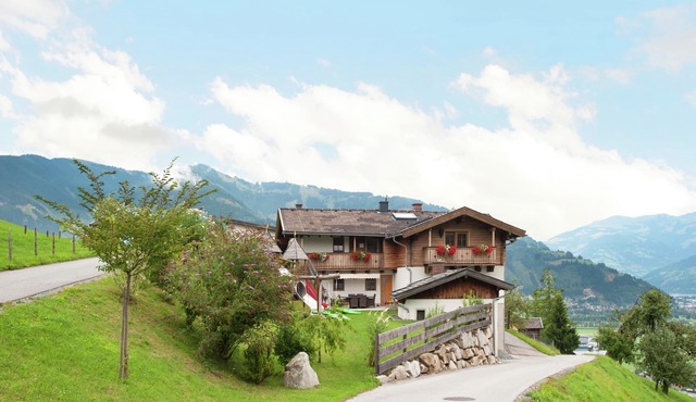 Apartment in Kaprun with Ski-in/Ski-out Access in Kaprun