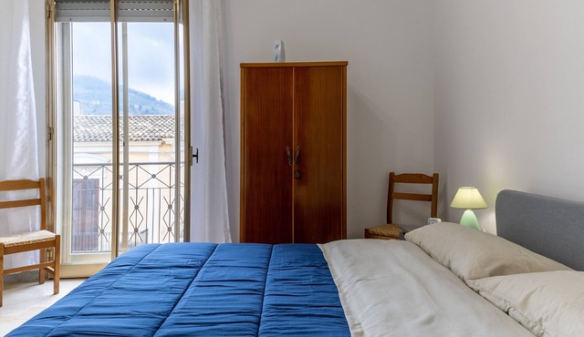 Apartment 'Pollicita 80' with Mountain View and Balcony in Chiaramonte Gulfi