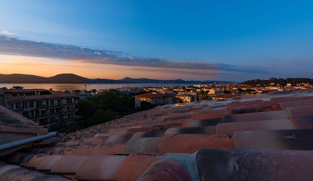 Appartement en Duplex proche du village/walking distance from the village. in Saint-Tropez