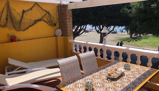 Apt. 1st line beach. Large terrace with sea views. El Palo Promenade. in Málaga