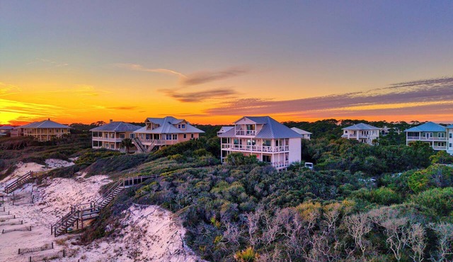 Aug/Sep Deals Available! Beach, Private Pool, Hot Tub. Latitude Adjustment