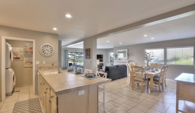 Beach Condo, 3 Bedrooms/2 Bath, Sleeps 9 Private Corner Patio Views of Dunes in Watsonville