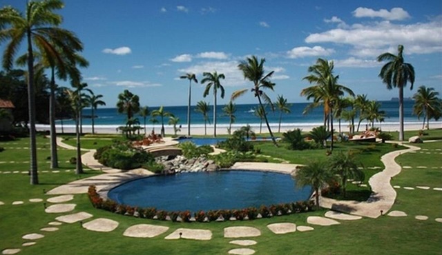 Beachfront Palms Villa on Flamingo Beach - PRIVATE Home at 5 Star Resort! in Playa Flamingo