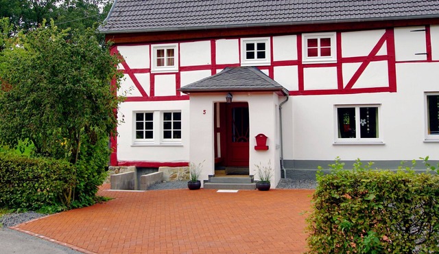 Beautiful country house with large garden, directly on the hiking trail, ideal for families in Sundern (Sauerland)