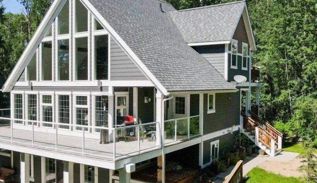 Beautiful House at the Lake! in Gull lake