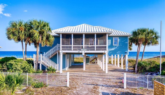 Black Skimmer - Beach front, screened porch, elevator, and pet friendly!