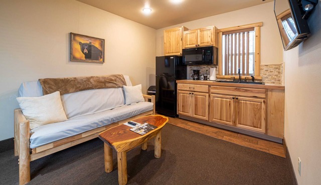 Blackbear Lodge at The Totem Lodges in Indian River