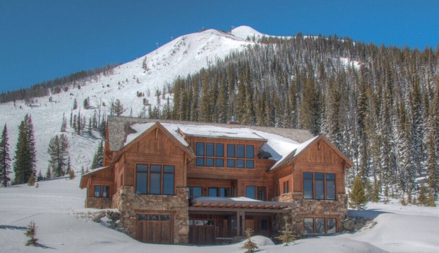 Blue Moon Chalet - Best Family Ski in/Ski out! Luxurious House- Epic Location! in Big Sky