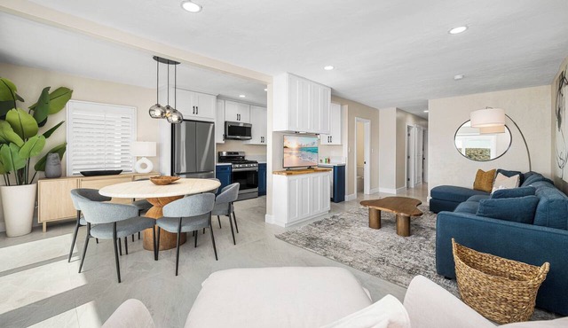 Brand new Beachfront Remodel-Steps to Ocean in Seal Beach
