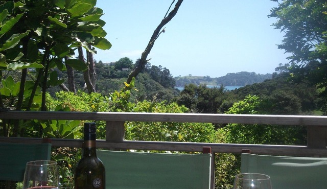 Bush Beach Delight - Onetangi Holiday Home in Onetangi