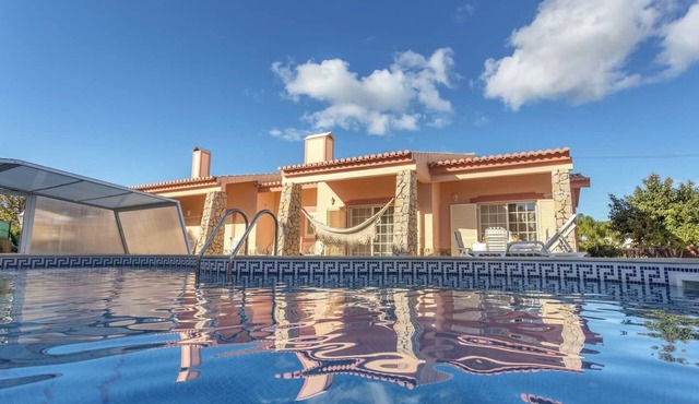 Casa Cor de Rosa, V3 with heated pool in Alvor