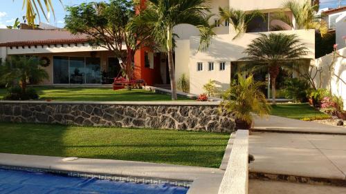 Casa Flor de Mayo in Temixco