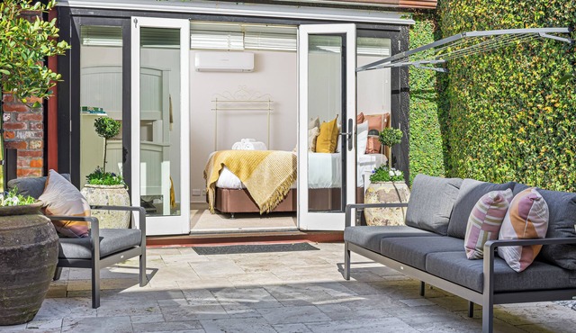 Central Luxury Art & Craft Villa 2-3BR with Carpark in Auckland