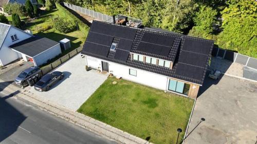 Charming house for 11 persons in Odense with Luxury Rooftop Deck & Free Parking in Odense