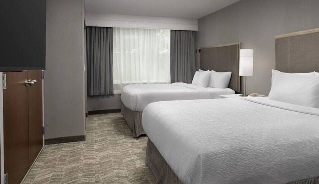 Comfort and Convenience! 3 Relaxing Units, Pool, Free Breakfast, Pets Allowed in Boise
