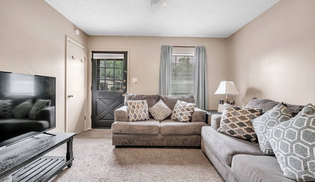 Comfy 3-bedroom house with WiFi and AC in Georgetown in Georgetown