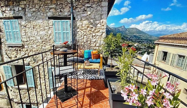 🌸 Cosy nest with balcony in a natural environment in Roquefort-les-Pins