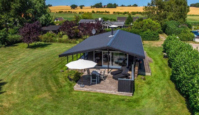 Cottage 150 m from Beach in Stege