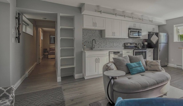 Cozy Getaway in North Van - The Ideal Base for Experiencing BC's Best! in North Vancouver