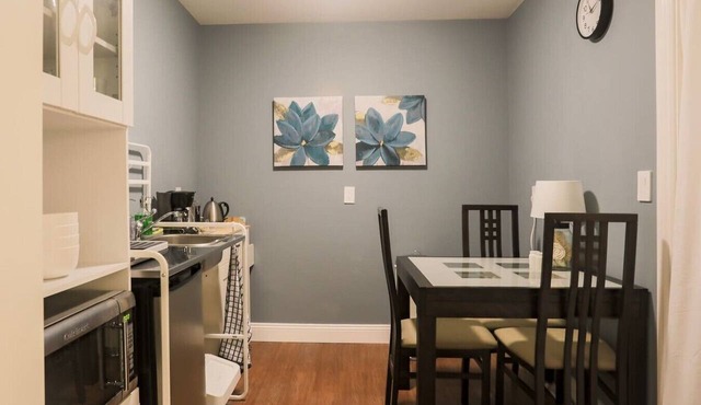 Cozy Pac Hts studio 2 min walk to Lafayette Park in San Francisco