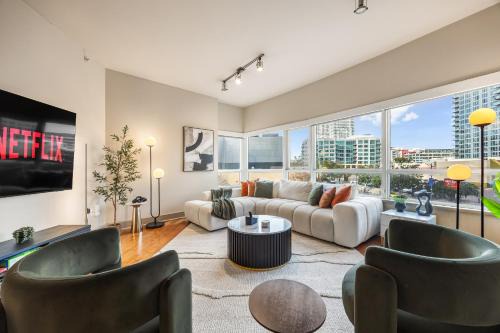 Downtown Elite Stay- Steps from Gaslamp & Petco Park in San Diego