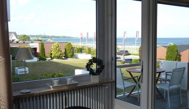 Dream apartment with ocean views on the first row, featuring underground parking in Scharbeutz/Haffkrug
