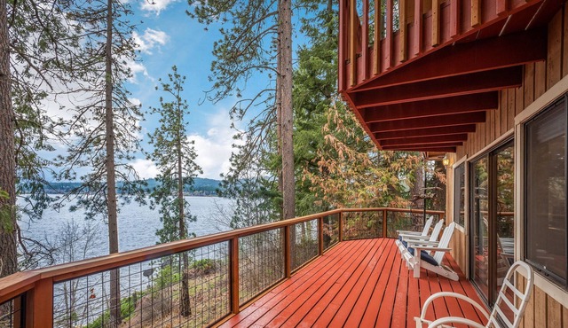 Dreamy Fully Renovated Lake House in Hauser