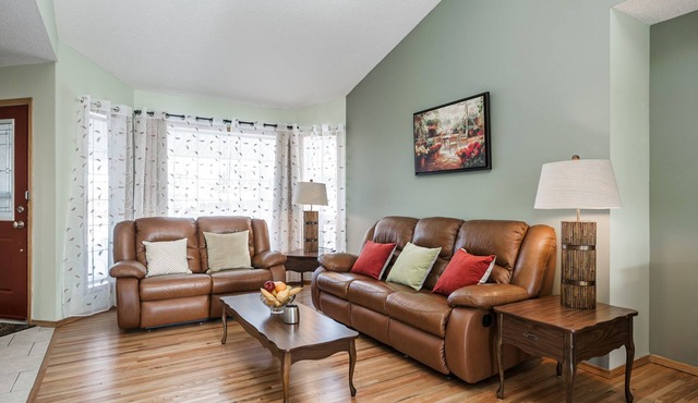Entire large house! 8 bedrooms & 4Baths! Close to airport! in Calgary