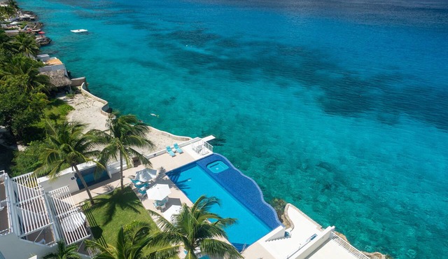 Excellent Oceanfront 2BR Condo, South tower, the Best Views in the complex! in Cozumel