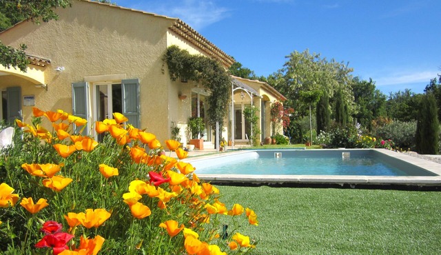 Exceptional villa with swimming pool. Magnificent view of Lac Ste Croix in Bauduen