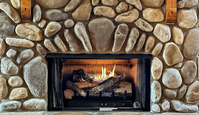 Fire Pit, Rocking Chair Porch, Private, Log Cabin - The Enchanted in Lake Lure