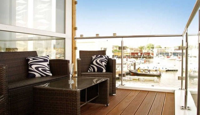 Floating House 1 Struck with fireplace - 01. Floating Houses (95 m²) with fireplace in Kröslin