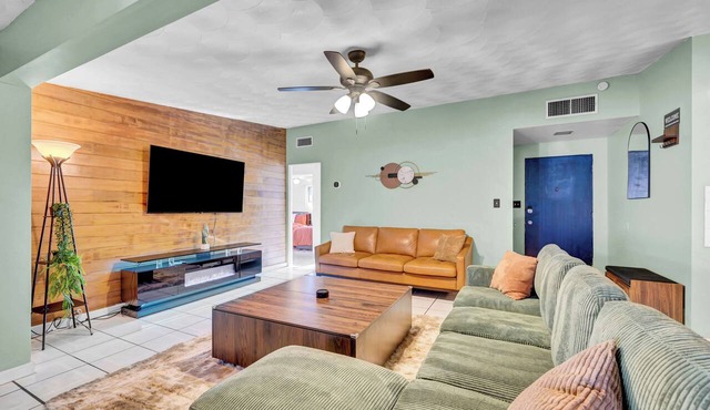 Fremont Fortune, 5 min to Fremont St, New! in Las Vegas