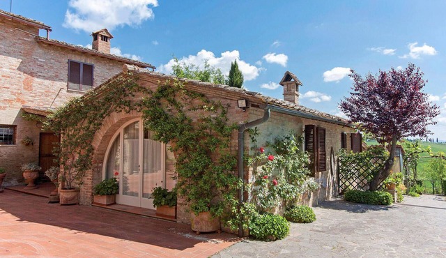 Gorgeous home in siena -si- with WiFi in Siena -SI-
