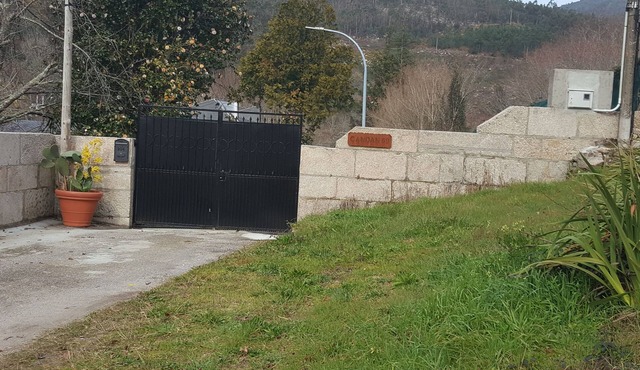 Great holiday villa, at the foot of the river Verdugo in Soutomaior