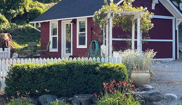Harborview Haven on Vashon Island located in historic Burton neighborhood in Vashon