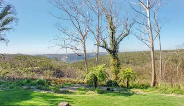 Hat Hill Hideaway Amazing Valley Views in BLACKHEATH