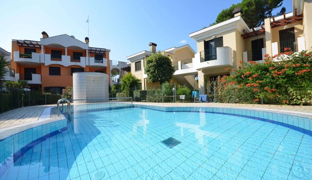 Holiday apartment with balcony and air conditioning in Bibione