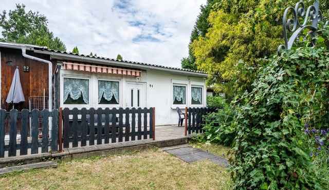 Holiday Home 'Bungalow 91' with Private Terrace and Private Garden in Zeulenroda-Triebes