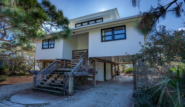 Hot Days, Cool Savings 20% OFF! 3BR/2BA 1st Tier, Timeless Beauty