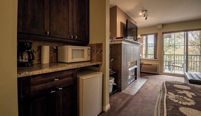 Ideal Studio - 203B in Kelowna