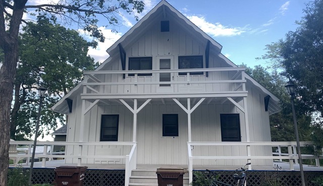 Just 6 Steps From Lake Independence! Great lake get-away near Minneapolis. in Maple Plain