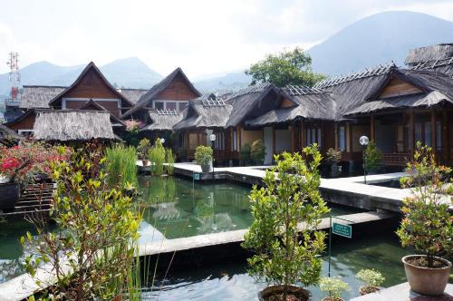 Kampung Sumber Alam Garut in Garut