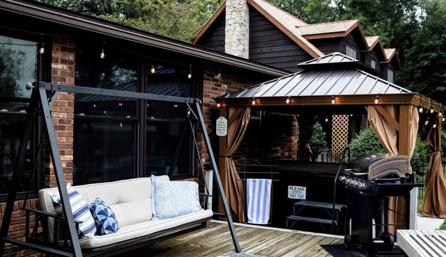 Lake Home Getaway ~ Pets Welcome! in Lakeview