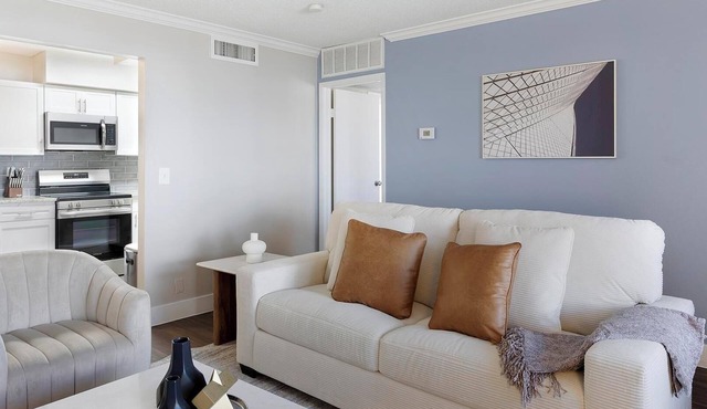 Landing | Modern 1BD, Gym in Las Vegas