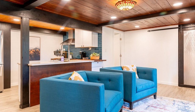 Logger Creek Walkout~ Waterfront Getaway in Boise