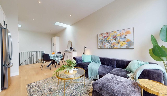 LUXURY 2025 Townhome [10 Minutes to Downtown + FREE Parking] in Toronto